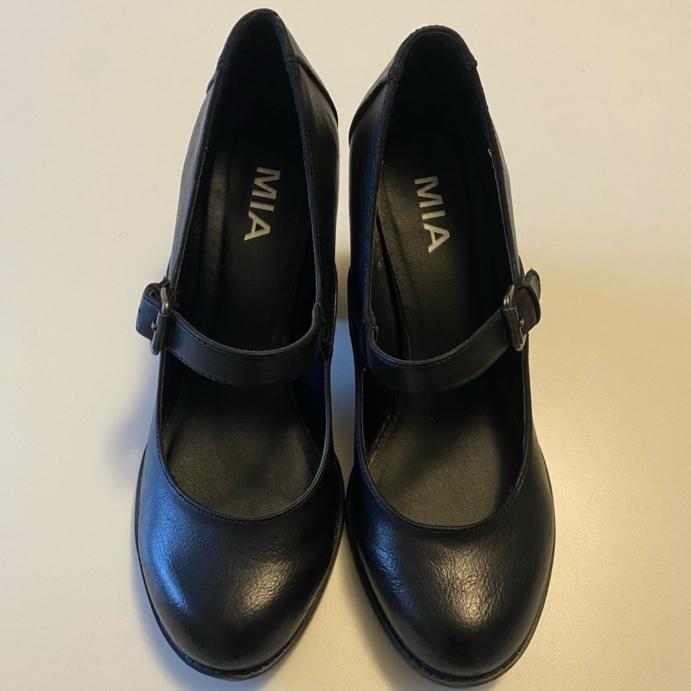 Black Buckle Susy Mary Jane block heels